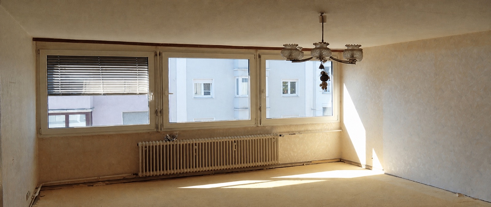 Leerer Wohnraum nach einer abgeschlossenen Haushaltsauflösung